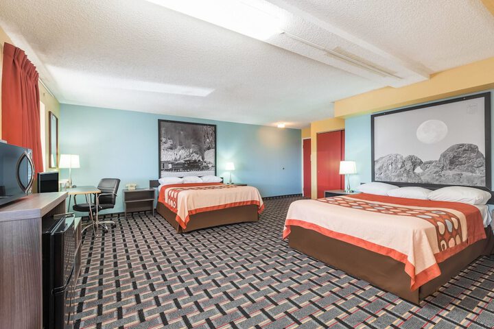 Room 13 of 27