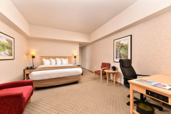 Edward Hotel and Convention Center