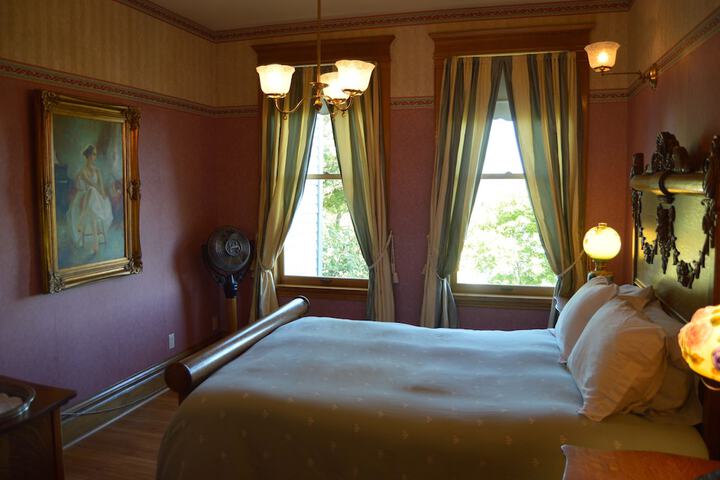 Room 19 of 61