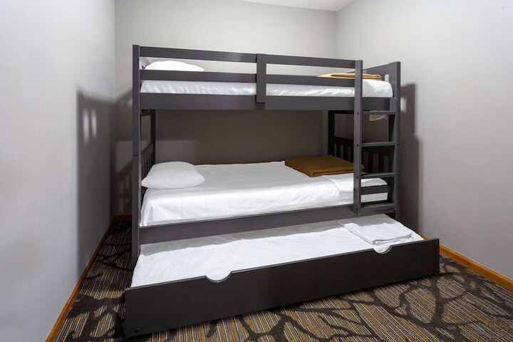 Room 34 of 61