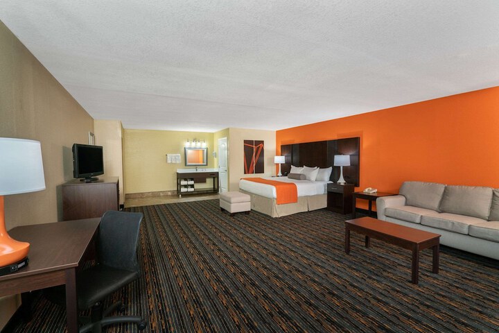 Room 27 of 46