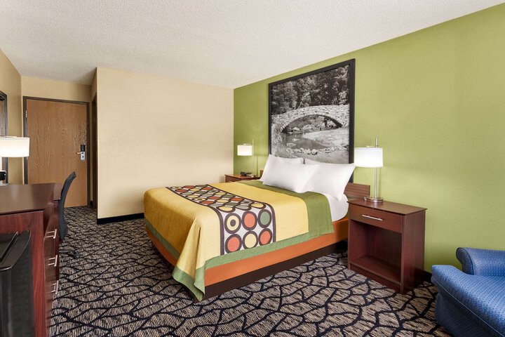 Super 8 by Wyndham Ankeny / Des Moines Area