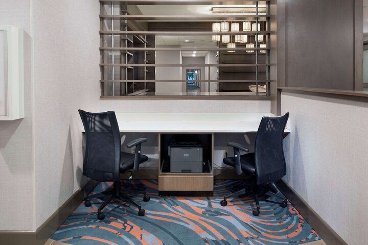 Business Center 33 of 33