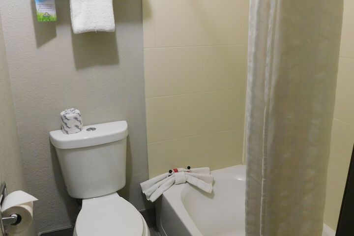 Room 77 of 102