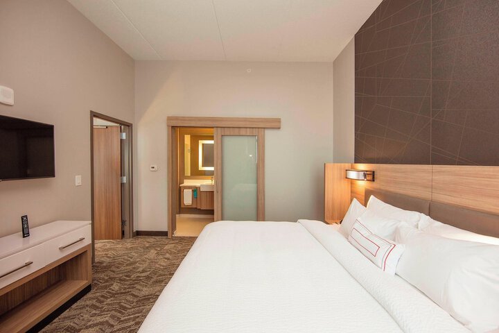 Room 40 of 63