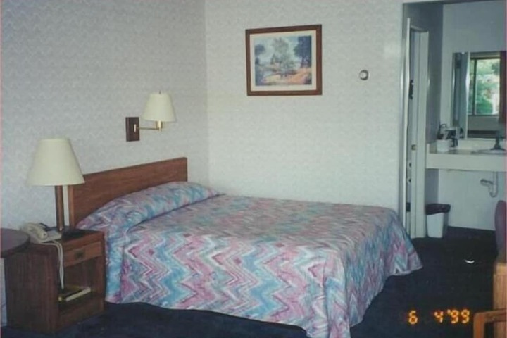 Room 15 of 46