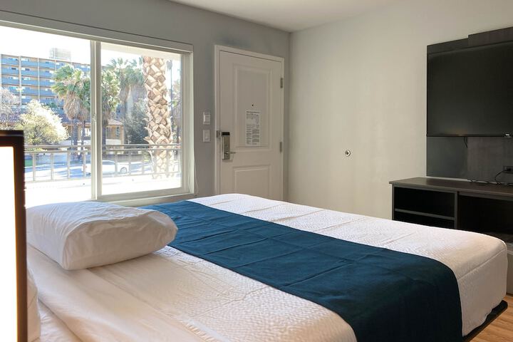 Studio 6 Suites – Stockton CA – Waterfront