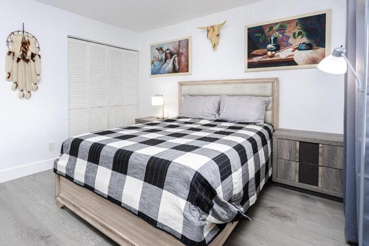 Bass & Sun Condominium 2 / 2 Bedroom