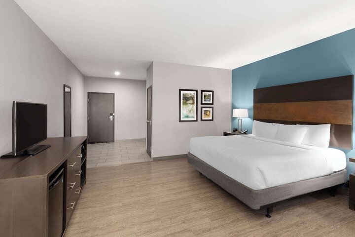 Room 34 of 50