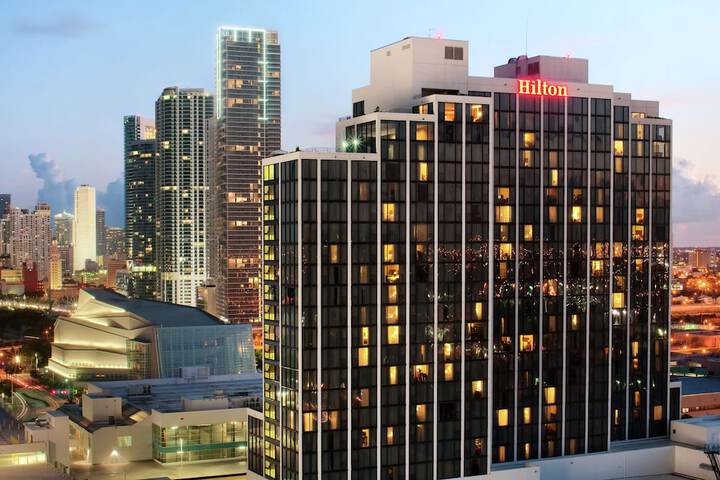 Hotel 5 of 70