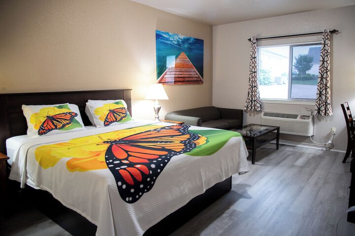 Room 12 of 19
