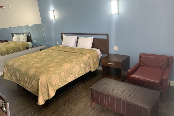 Room 18 of 38