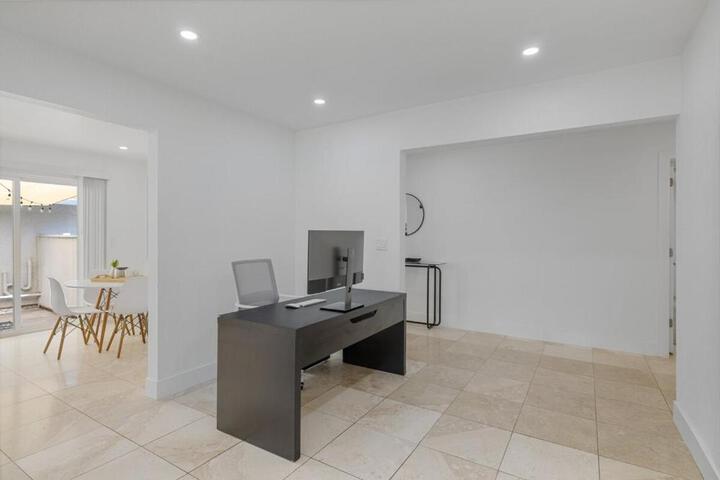 Molivu Homes 3BR - NewRemodel PetFriendly, Yard