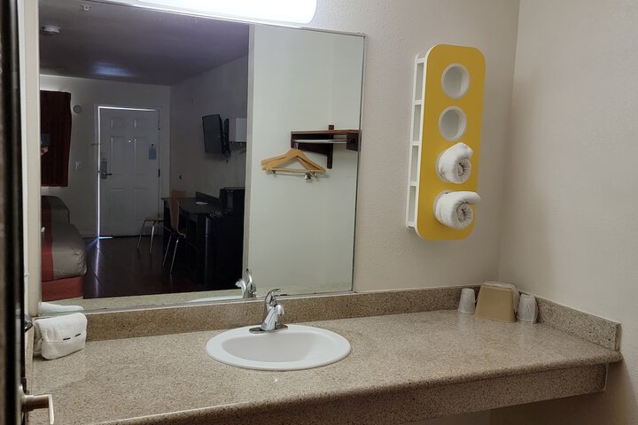 Room 32 of 58