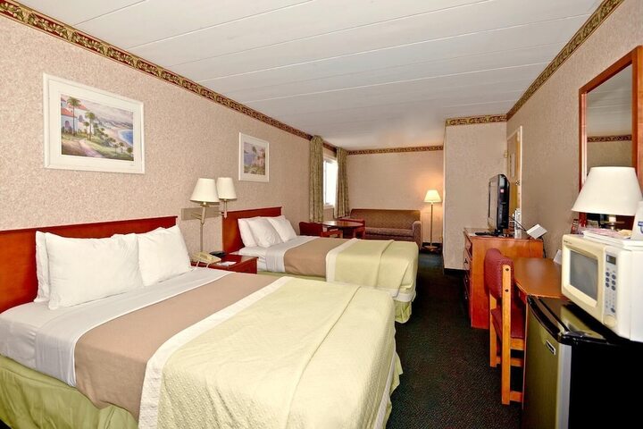 Room 7 of 28