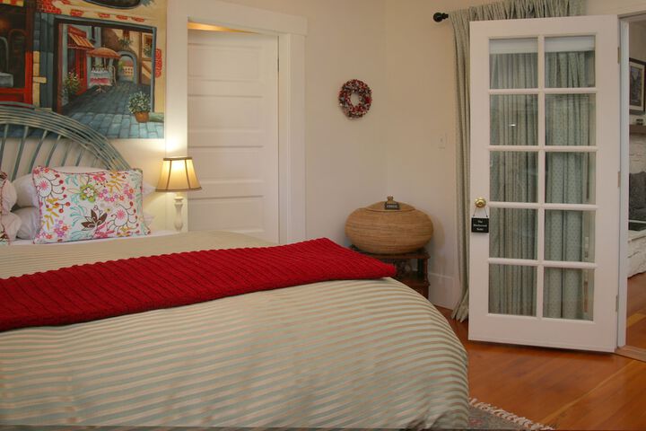 Room 13 of 21