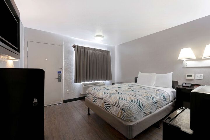 Room 22 of 35