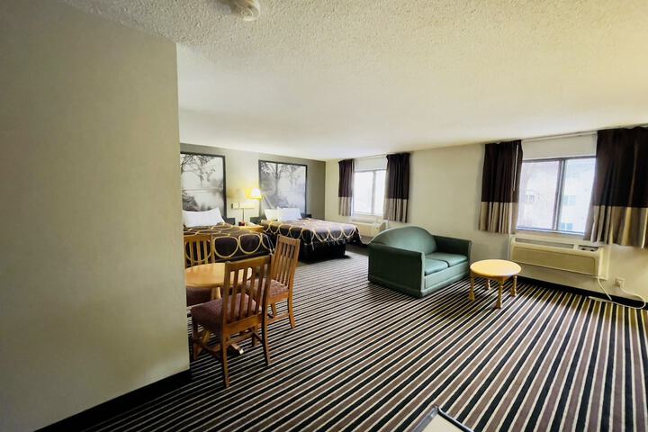 Room 43 of 65