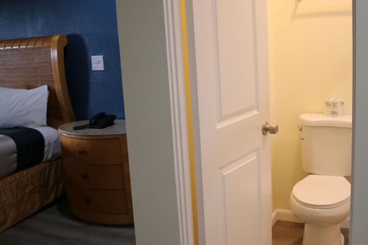 Room 16 of 29