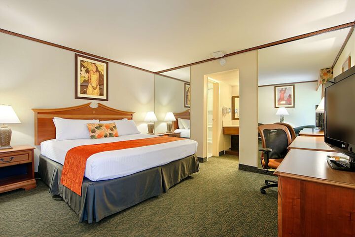 Room 10 of 27