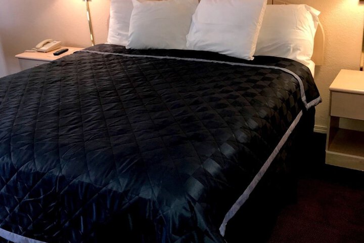 Room 12 of 36