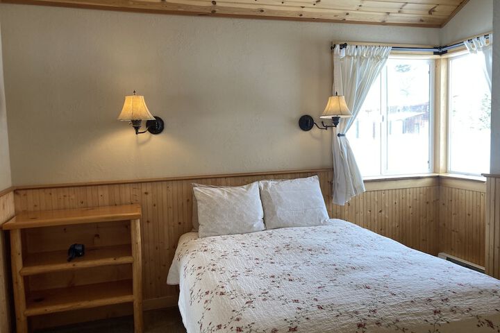 Room 45 of 210