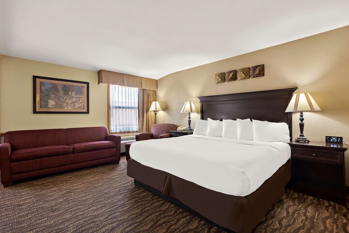 Room 34 of 62