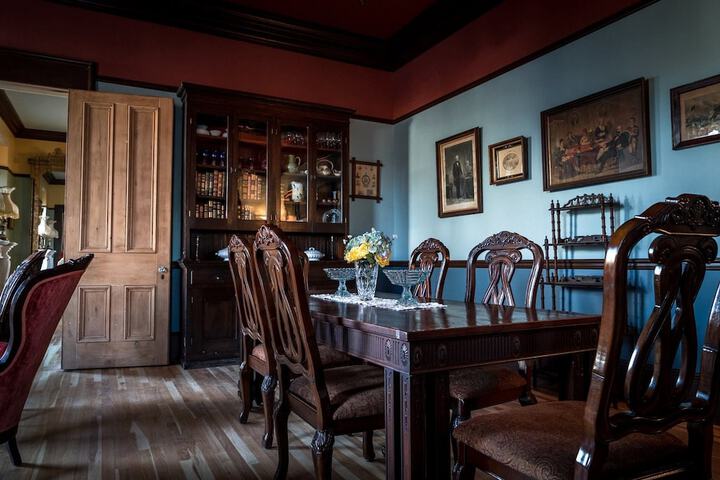 Steele Mansion