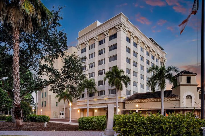 The Banyan Hotel Fort Myers Tapestry Collection by Hilton
