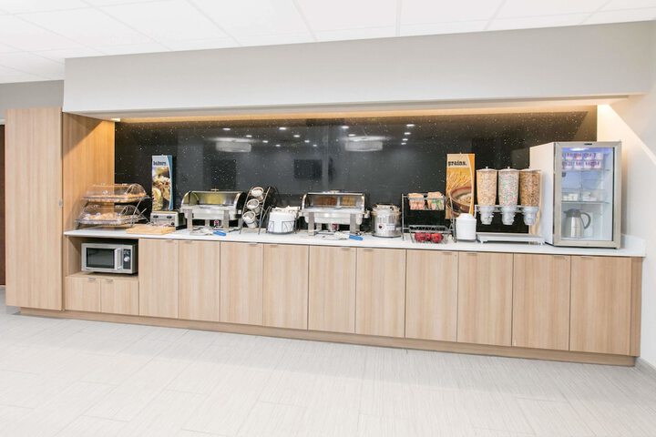 Breakfast/Coffee Service 30 of 37