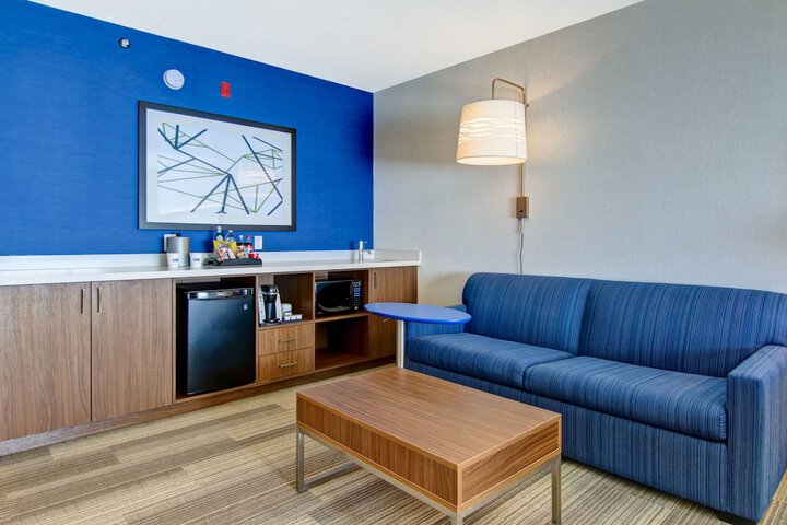 Room 25 of 69