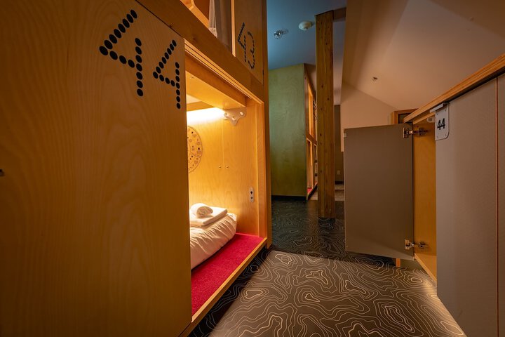 Room 28 of 65