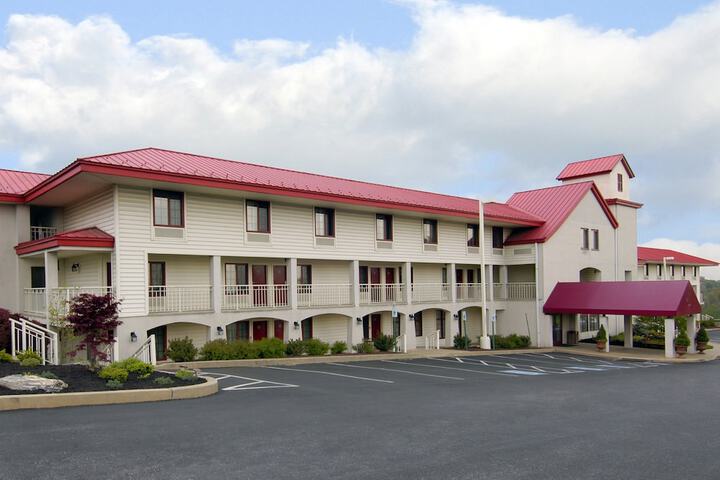 Hotel 2 of 32