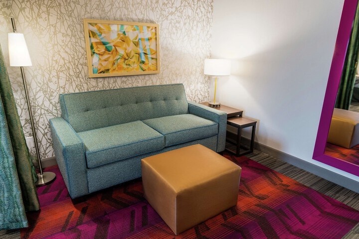 Room 33 of 46