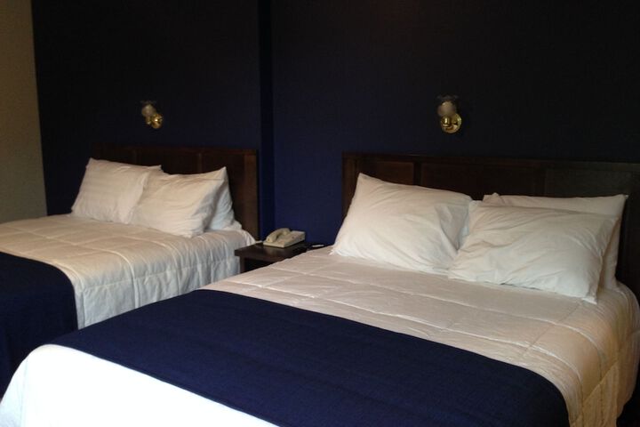Room 8 of 48