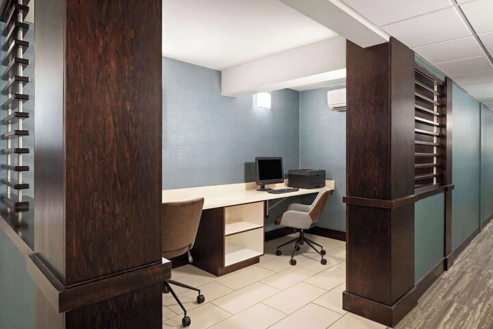 Business Center 28 of 28