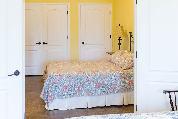 Room 69 of 74
