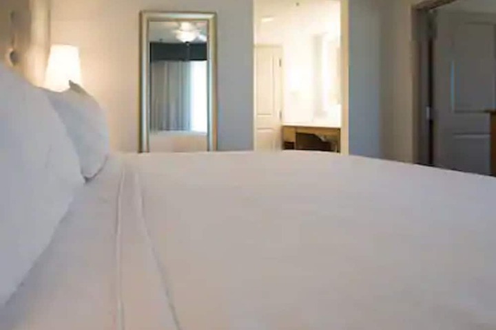 Room 9 of 25