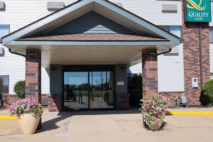 Quality Inn & Suites Bloomington I-55 and I-74