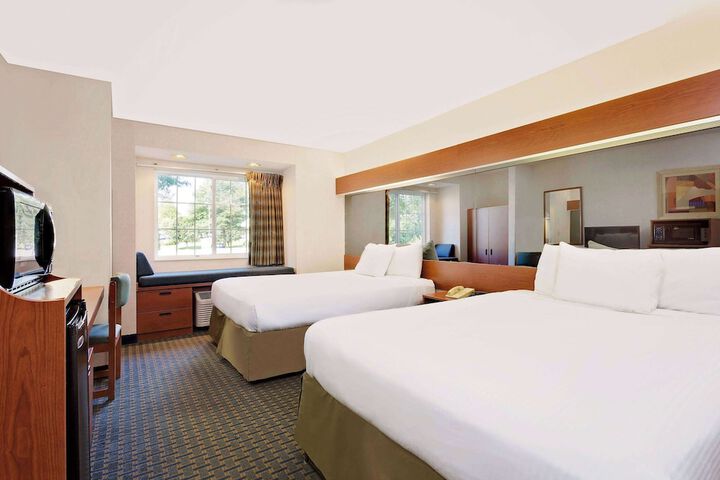 Room 7 of 26