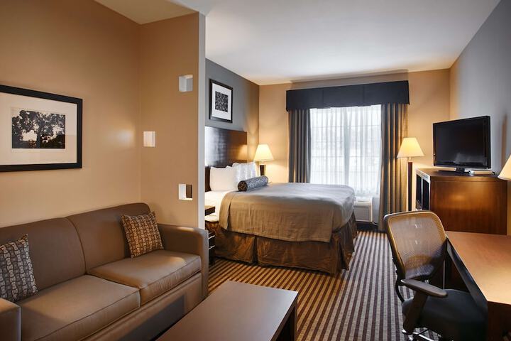 Room 27 of 34