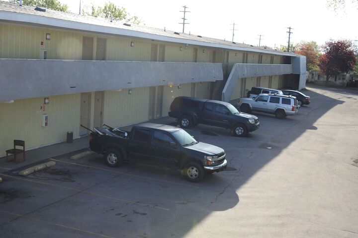 Hotel 7 of 34