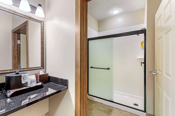 Best Western Plus Dutch Haus Inn and Suites