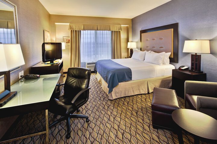 Holiday Inn Detroit Metro Airport by IHG