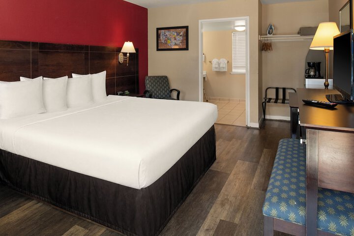 Bay Breeze Inn