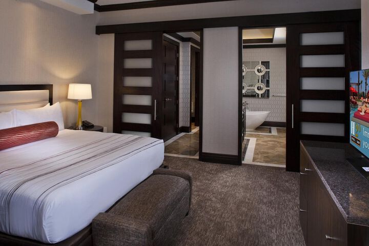 Room 17 of 39