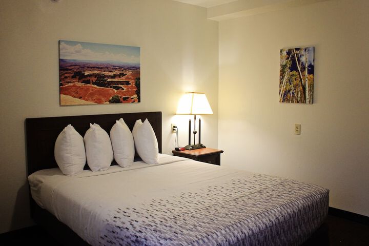 Room 71 of 100