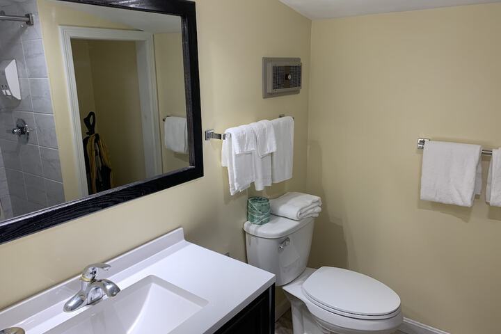Four Winds Country Motel