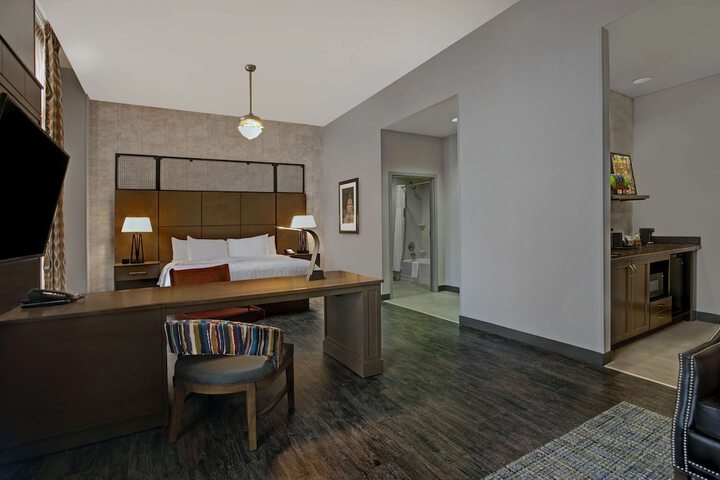 Room 34 of 60