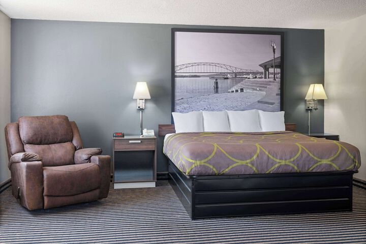 Room 32 of 58